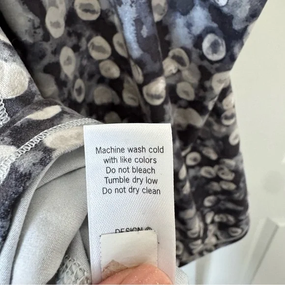 Athleta Chi Dot Tank in Moon Grey Size Small Racerback Activewear Athleisure - Picture 10 of 10